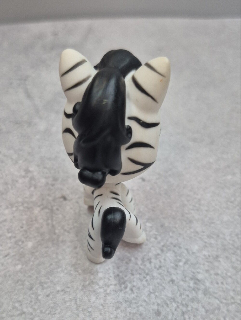 Littlest Pet Shop Zebra #392 - Picture 4 of 5